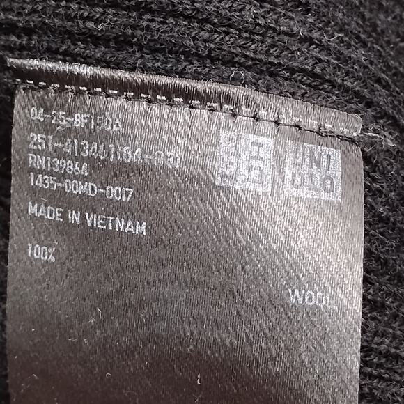 Uniqlo U Collection Wool Sweater Top Size Small Black Long Sleeve Ribbed Knit - Picture 8 of 8